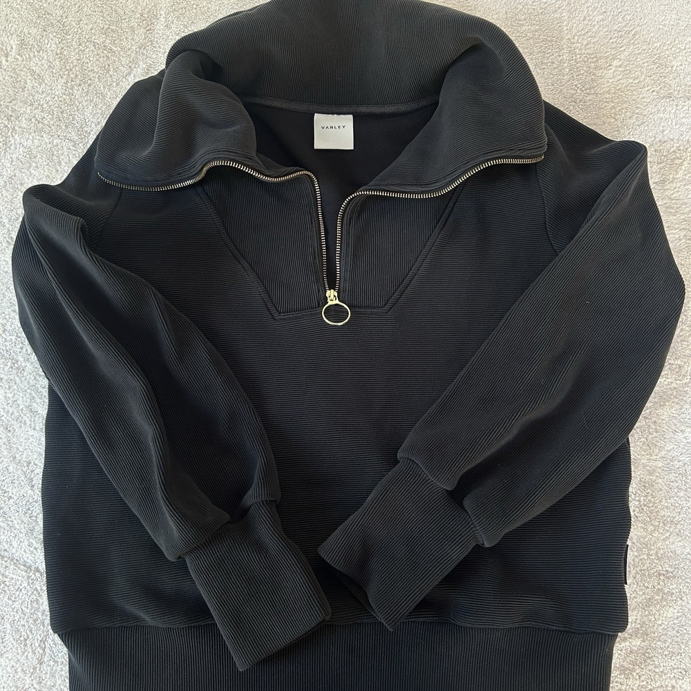 Varley Women's Medium Vine Gold Half Zip Black  Sweatshirt Pullover Oversized